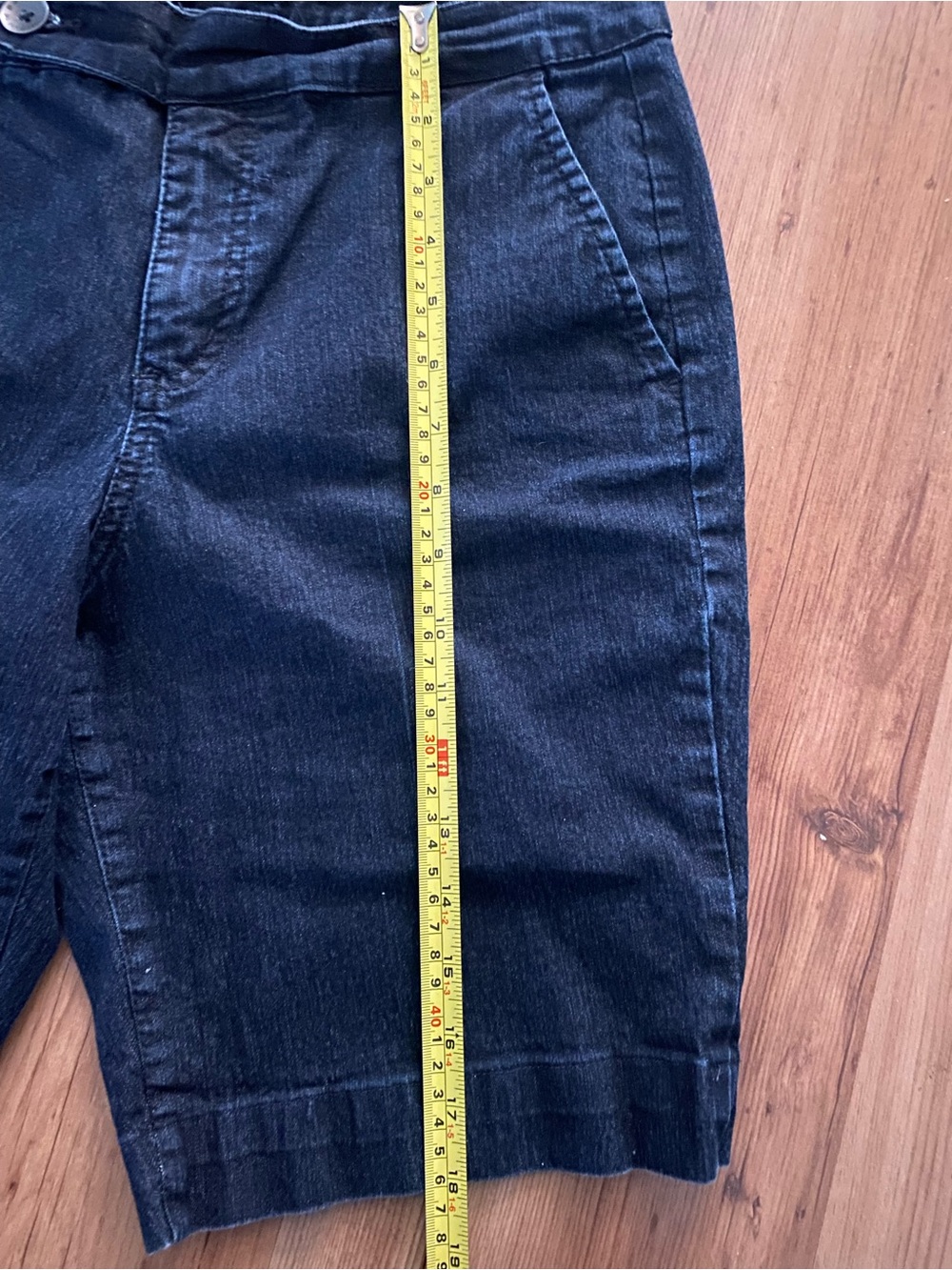 Bandolino Denim Shorts Womens Size 8 Dark Blue Stretch Mid Rise Casual Pocket - Picture 5 of 6